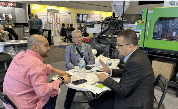 寶捷攜展機(jī)KII128-S7精彩亮相美國NPE國際塑膠展會